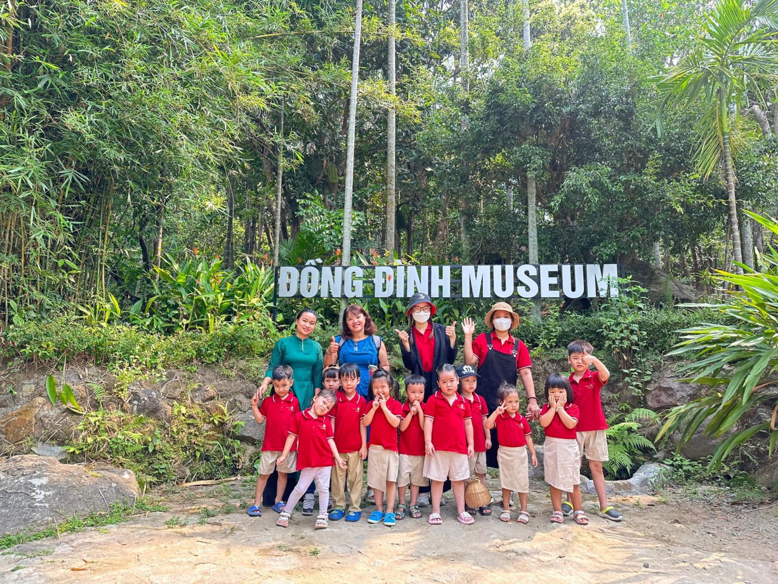 Hoạt động nhà trường, sinh viên